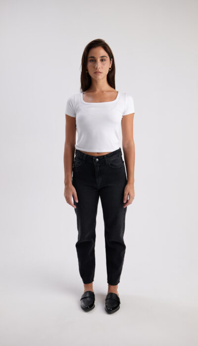 Pantalón Jean Momfit Clásico Cerati Negro Gastado